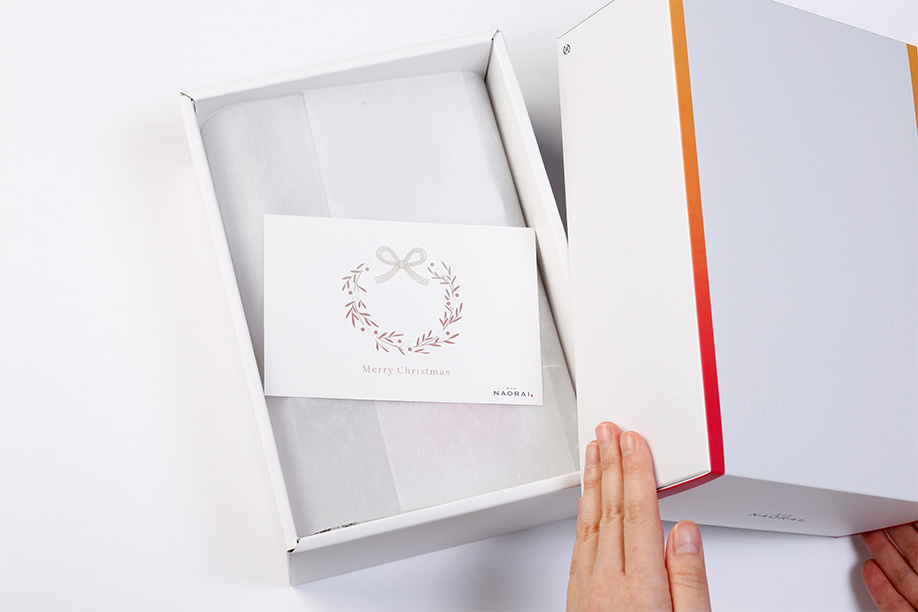 心を添える、特別な<br>クリスマスカードも同梱